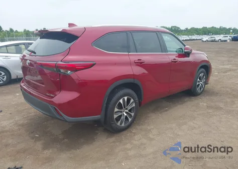 2021 Toyota Highlander Xle z USA, uszkodzony, nr VIN 5TDGZRBH4MS544628